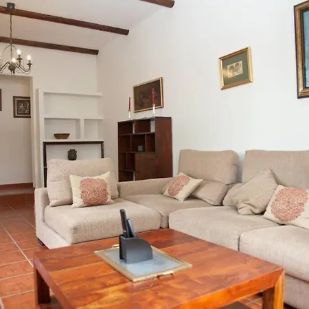 Wayo, Rural House Feriehus *